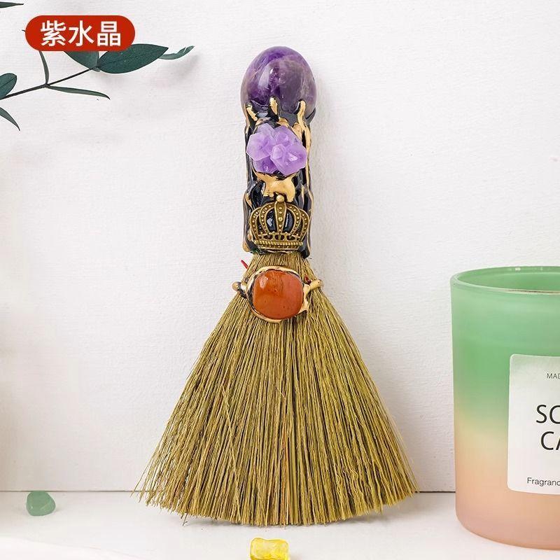 

Мини Ведьмина Метла - Декоративная Магическая Метла с Кристаллом, Милый Декор для Комнаты и Инструмент для Удаления Пыли [Career] Amethyst