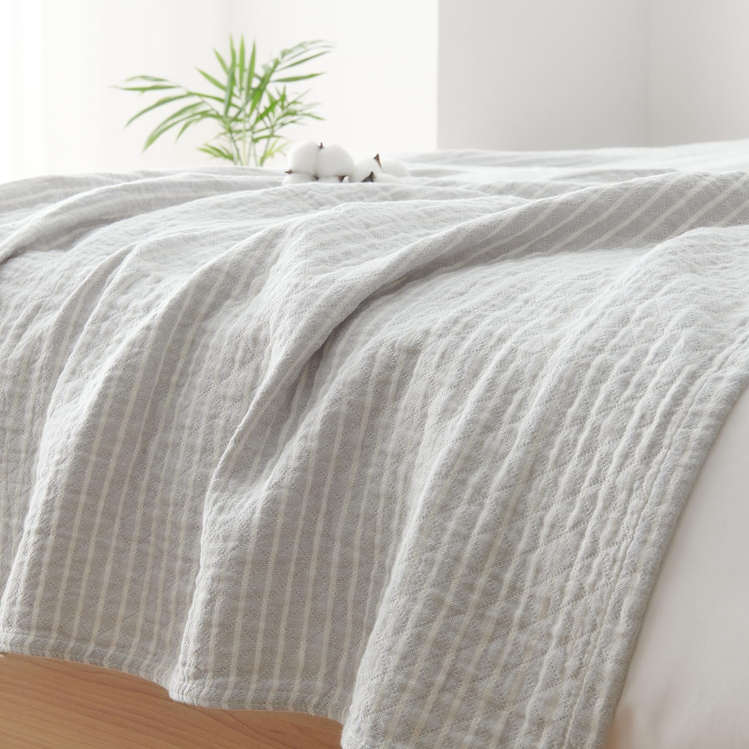 

Полосатый серый плед из марли Атоказо, Двуспальный, Летний, Трехслойный, 100% хлопок, Мягкий, Дышащий, Легкий, Стираемый, Всесезонный, 180x200см,