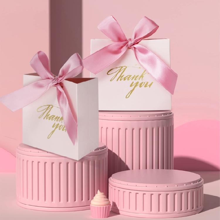 Festival European Style Paper Candy Box With Gold Embellishments Paper Candy Container for Parties and Ceremonies