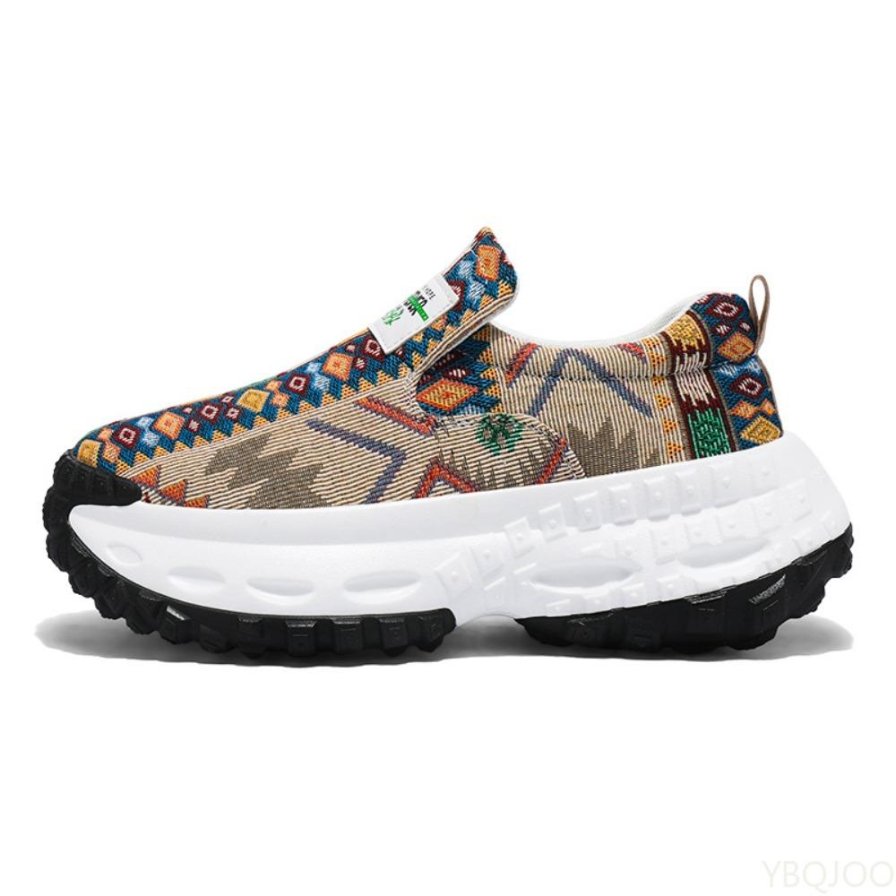 Spring and Autumn Fashion New Breathable Embroidered Thick Soled Men's Shoes with Tall Lazy Feet Casual Sports Men's Shoes