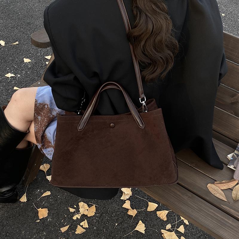 Autumn new shoulder women's bag matte suede simple large-capacity leisure travel tote bag