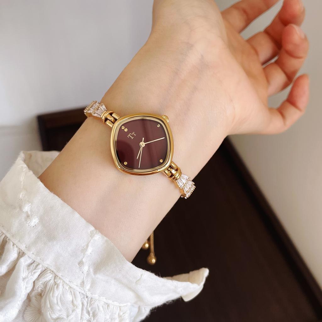 Light Luxury Retro Bracelet Style Golden Elegant Small Dial High-End Ladies Watch Gift For Women Quartz Watch