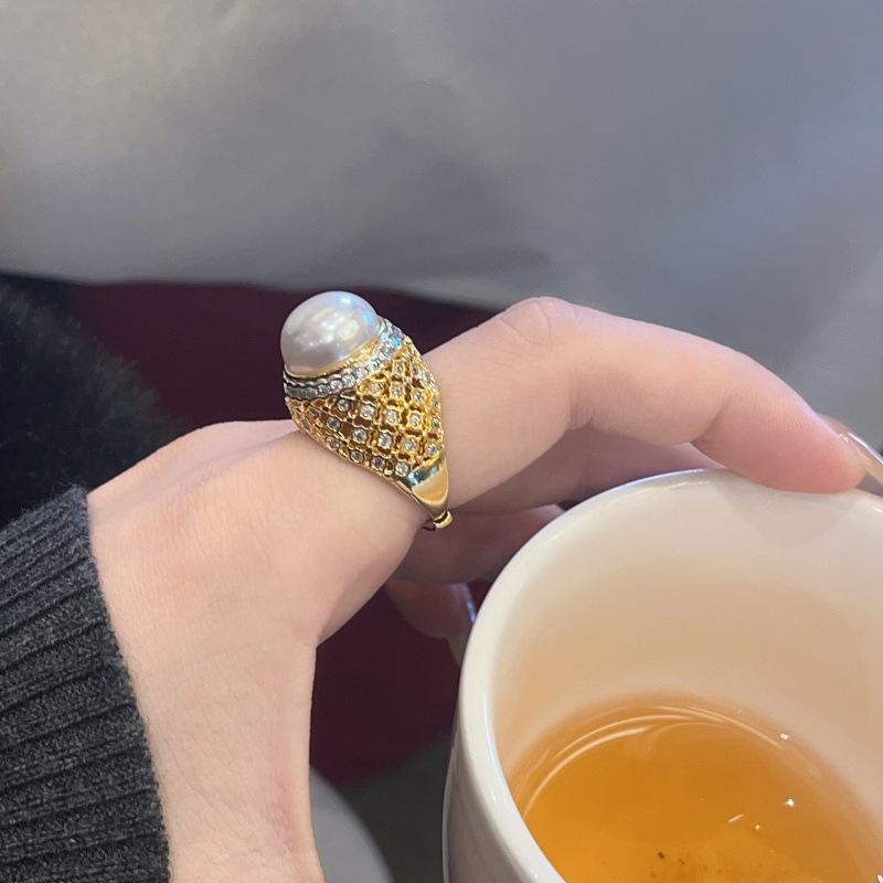 Medieval Copper-Plated Gold-Studded Diamond Pearl Open Ring Ring Ring Women'S Personality High-End Hand Jewelry