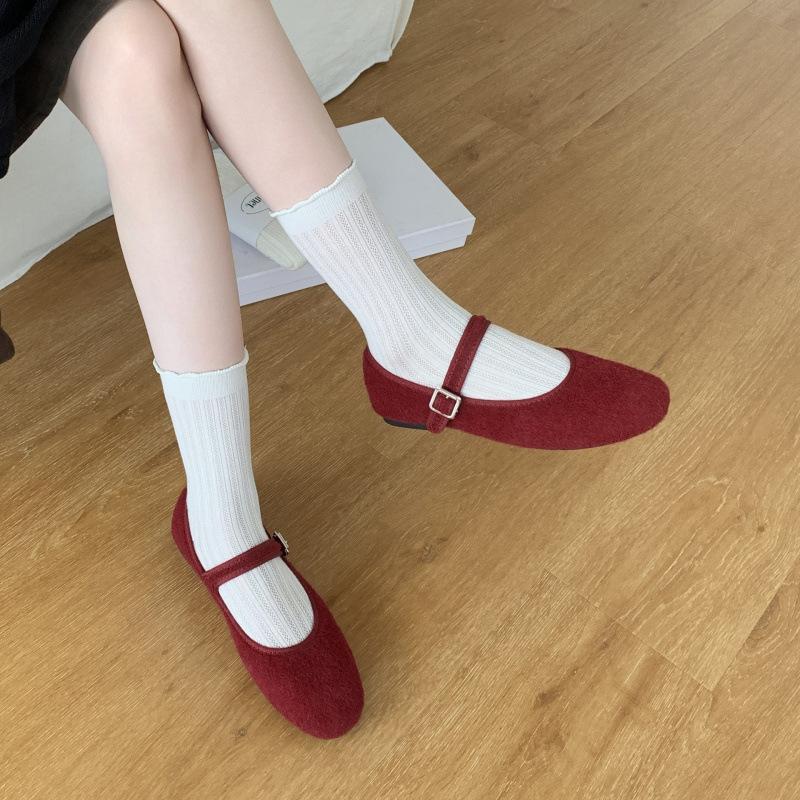 2025 Autumn New Retro One-word with Round Head Mary Jane Shoes Women's Large Size Soft Sole Shallow Mouth Single Shoes Women