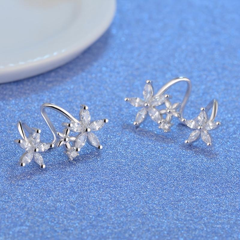 

1Pair Inlaid with Synthetic Zircon Three Flowers Elegant Sexy Luxury Women s Stud Earrings, Ideal Gift for Friends серебряный