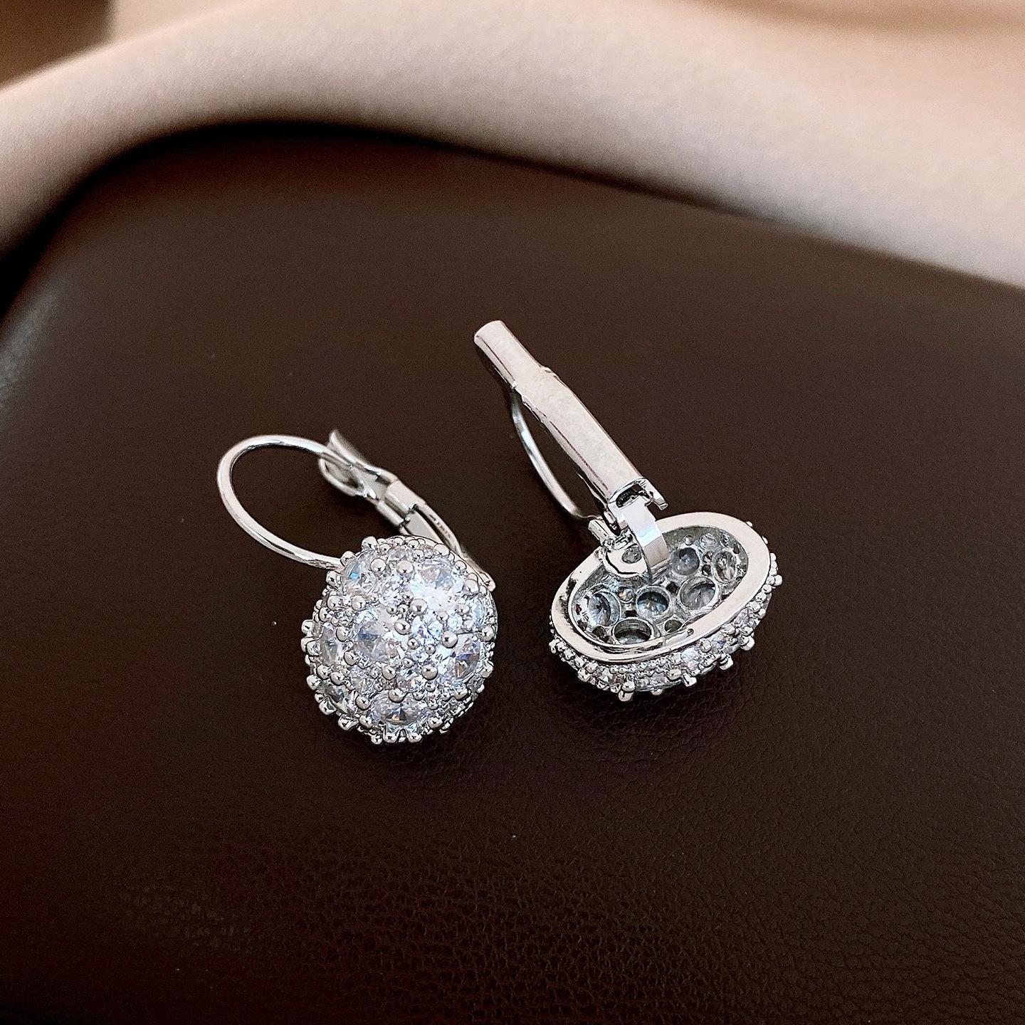 Korean super flash zircon geometric oval ear buckle personalized earrings niche design fashion earrings