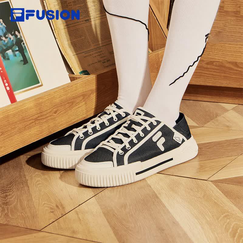 FILA FUSION Women s Canvas Lace-Up Sneakers W 8