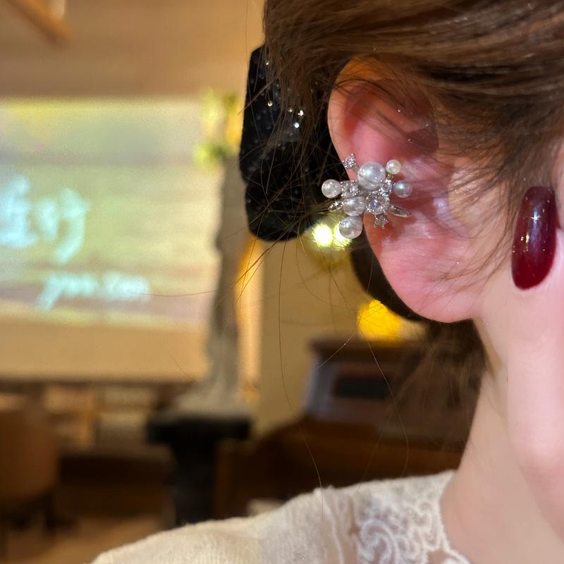 Gentle Pearl Flower Cluster Ear Clip - No Piercing Needed, High-End Design
