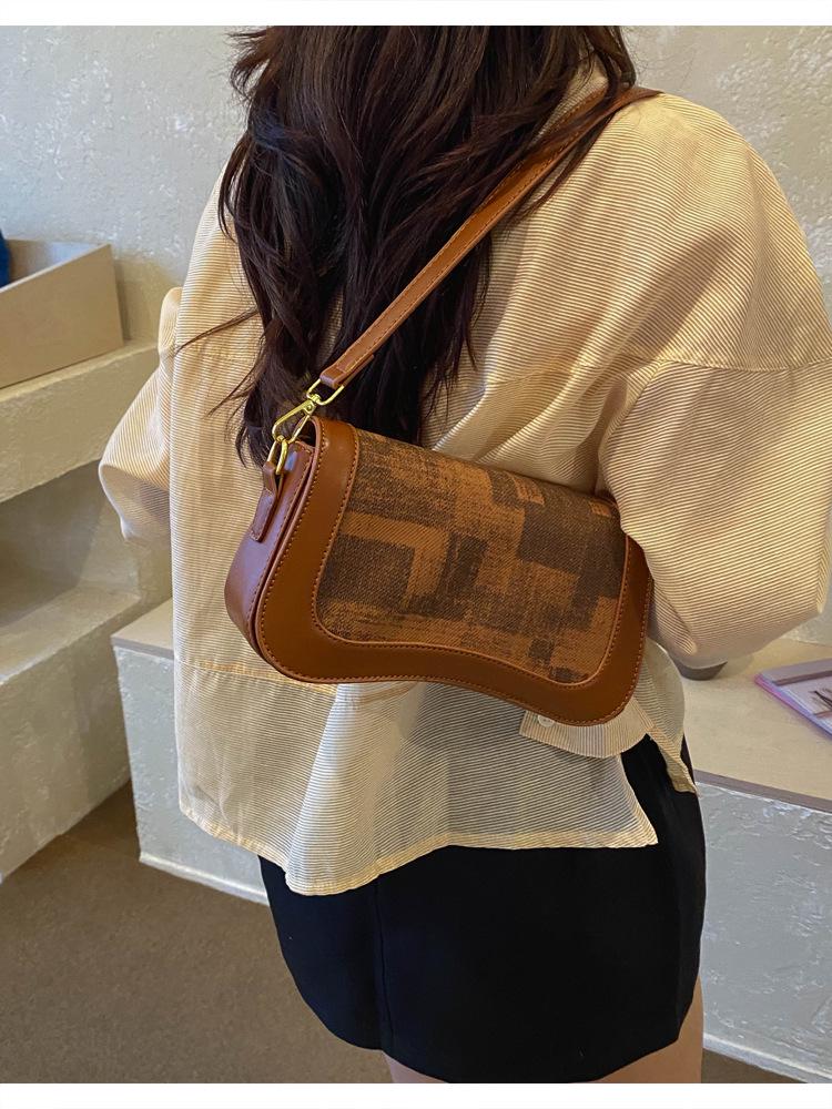 2026 Summer French Fashion Women's Versatile Crossbody Shoulder Bag - Elegant and Trendy