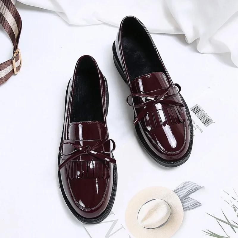 Fashion Women's 2025 New Thick Soled Patent Leather Casual Single Shoes Fashionable and Versatile British Style Flat Leather Shoes