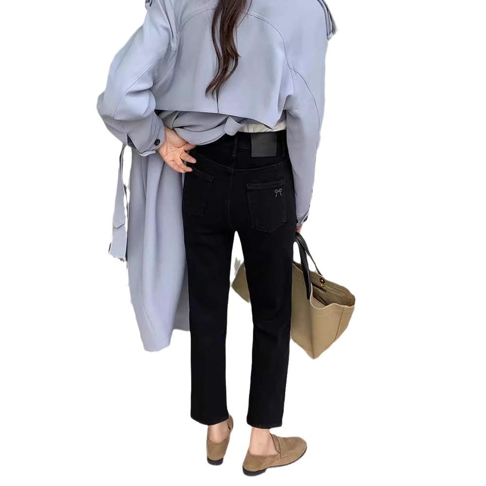 High-Waist Black Jeans for Plus-Size Women – Slimming, Pear-Shaped Fit