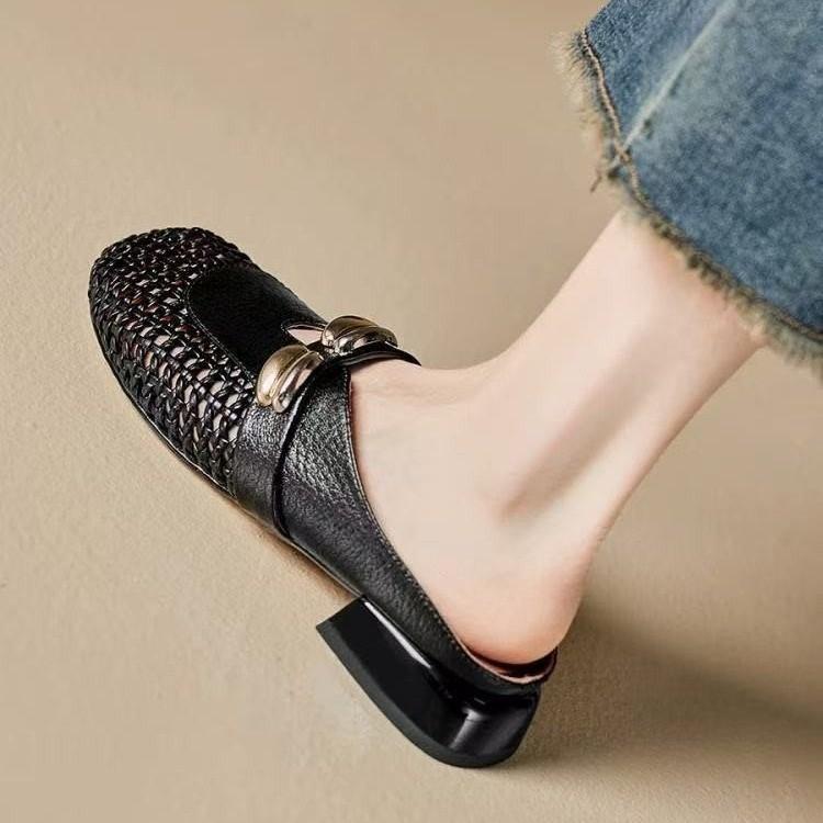 2025 new French retro square head hollow woven thick heel single shoes women's one-pedal bag head casual half slippers women