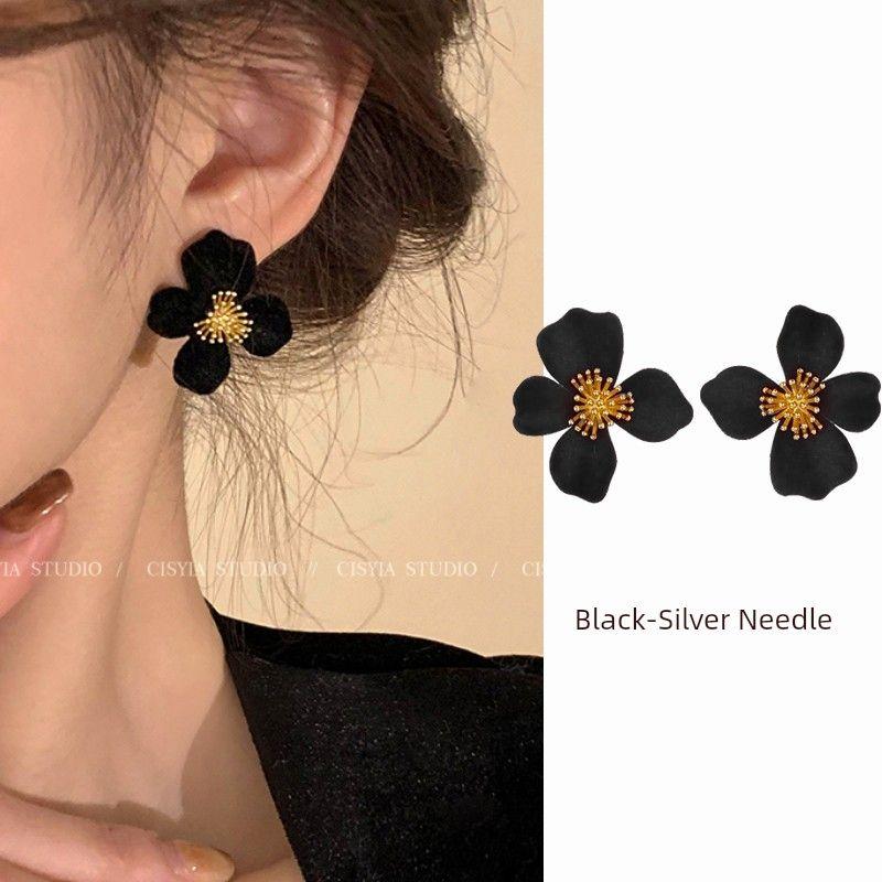 

Accessible Luxury New Year Velvet Niche Design Female Flowers Black flocked flowers-silver needles