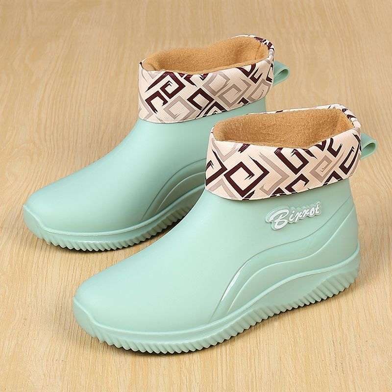 Sapatos de chuva da moda para homens e mulheres usam sapatos de água de cano curto, sapatos de borracha de cano baixo resistentes ao desgaste, quentes para casal, sapatos impermeáveis e antiderrapantes
