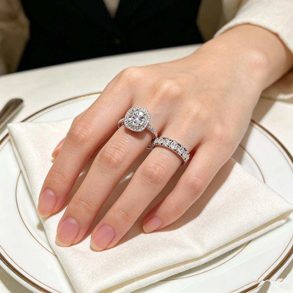 2Women's Engagement Ring Set: Fashionable and Luxurious, Decorated with Synthetic Cubic Zirconia, Suitable for Women's Daily Wear, Engagement,