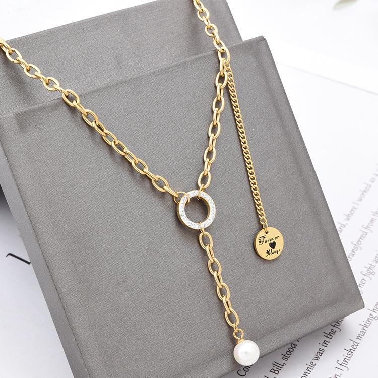 

Простые повседневные аксессуары с цепочкой для футболки «Сотня башен» О-цепочка из титановой стали Золотая удерживающая цепочка на ключицу Кулон с жемчугом в стиле поп золотой