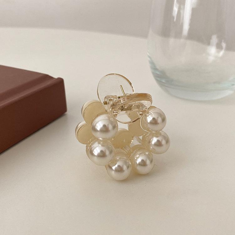 Korean Celebrity Pearl Hairpin: Elegant Shark Clip for Women