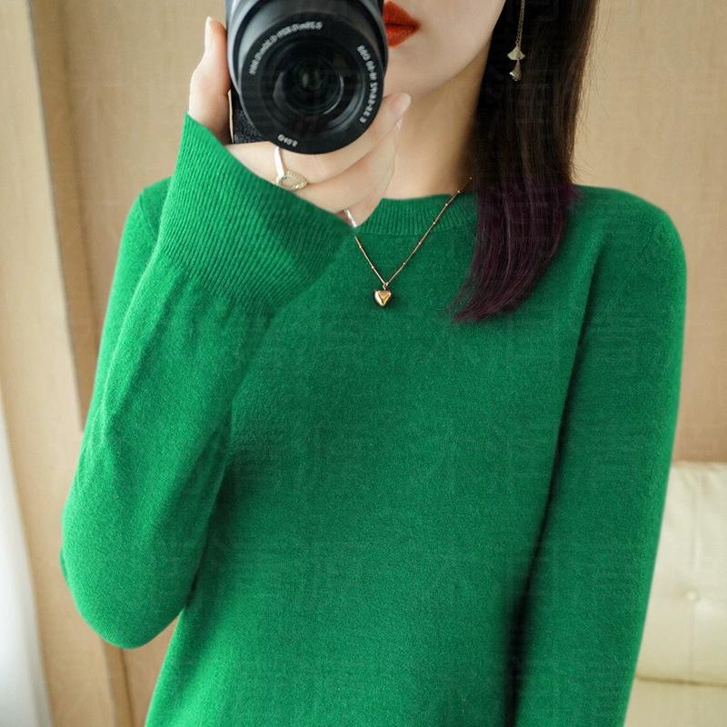 Autumn and Winter Round Neck Sweater Women's Pullover Knitted Sweater Solid Color Long Sleeved Women's Thin Short Base Shirt