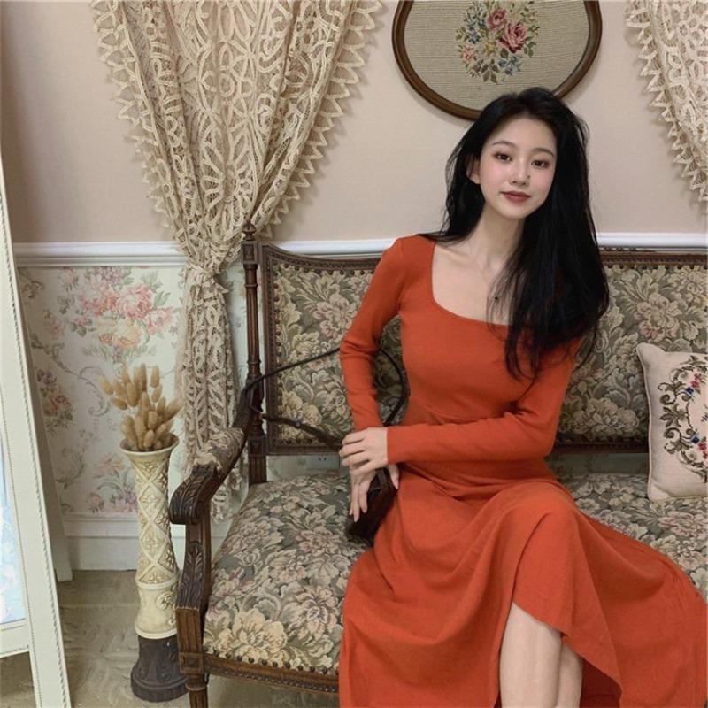 Retro long dress looks thin and tall temperament Muse Fan light and familiar style square neck long sleeve knitted dress women's autumn and winter
