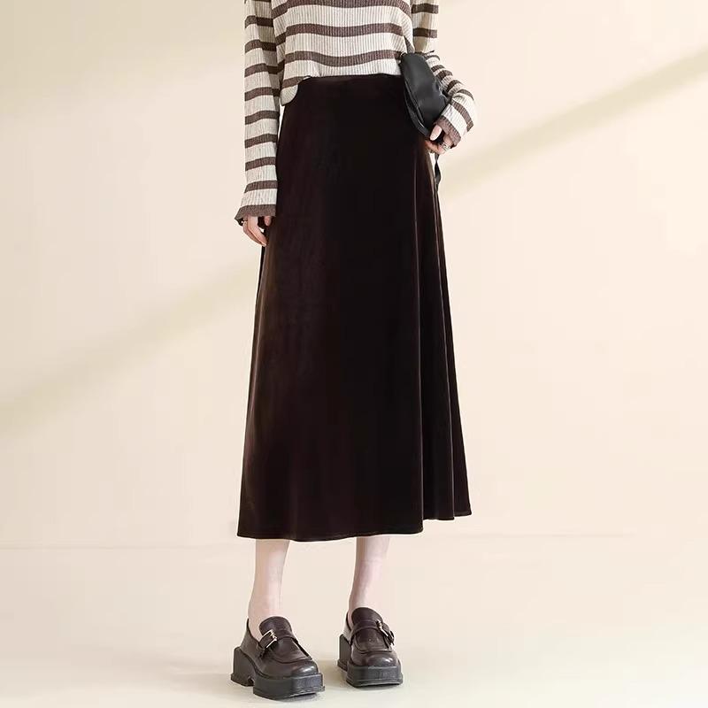 

Женская миди-юбка А-силуэта с высокой посадкой из черного золотого бархата - Коллекция Осень/Зима 2024 S - 26 кофейный