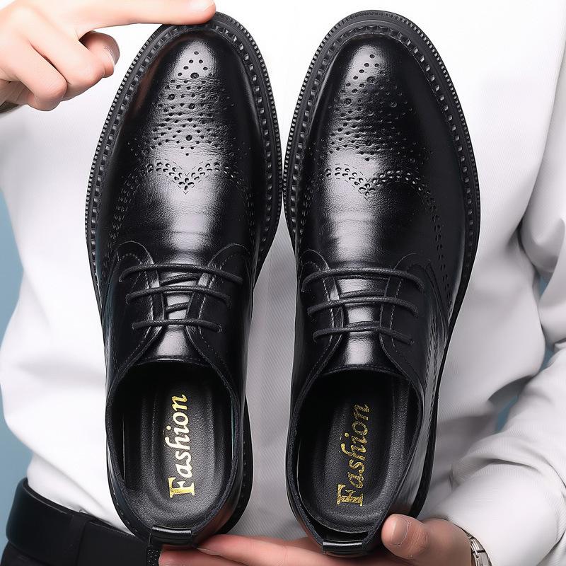 

Весенние и осенние мужские деловые повседневные кожаные туфли Brock с гравировкой, кожаные туфли из натуральной кожи, корейская версия, модные мужские туфли на шнуровке 38 чёрный