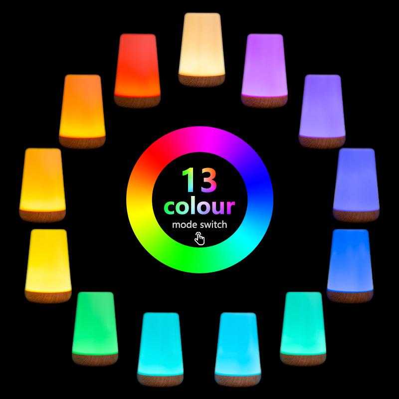 Wiederaufladbares RGB Nachtlicht mit Holzmaserung und Fernbedienung - Kreative Nachttischlampe