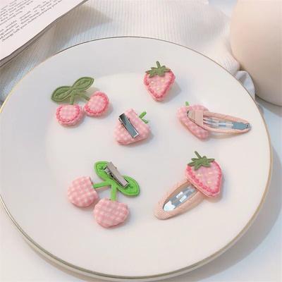 Neue rosa Erdbeer-Haarspangen Koreanisch Niedlich Stoffkunst Erdbeer-Haarnadeln Haarspangen Kopfschmuck Mädchen Haaraccessoires