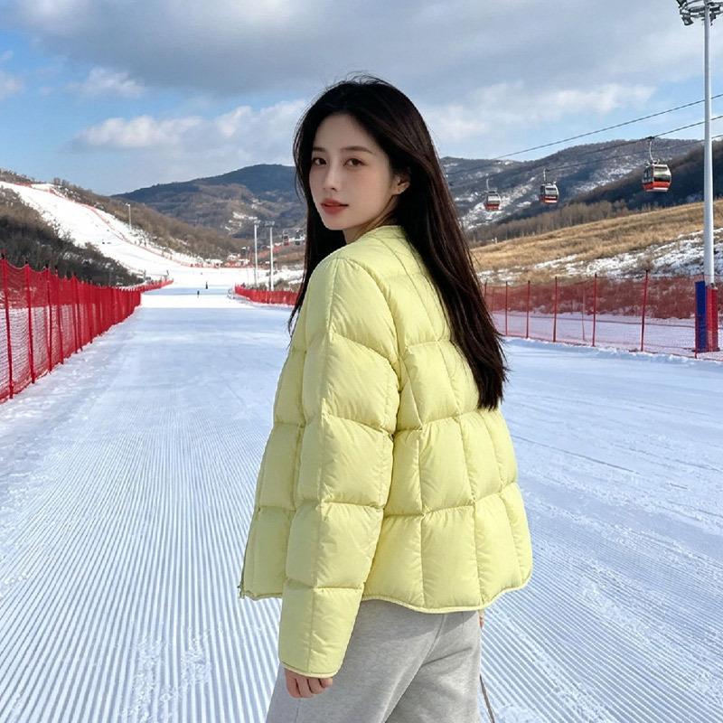 Down jacket women's short puff bread jacket to keep warm in winter