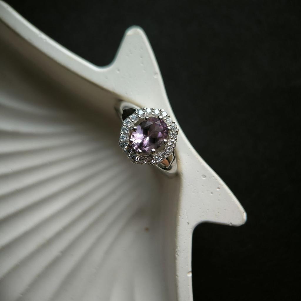 Серебряное кольцо с натуральным аметистом 1.53ct, вес изделия 3,13 гр (2189398)