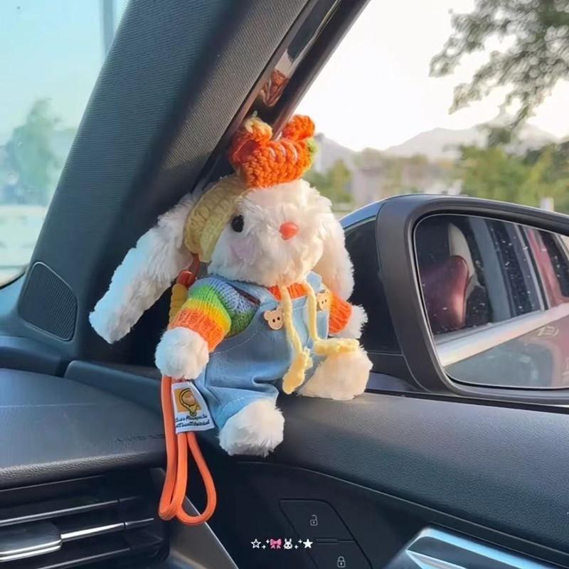Niedlicher Hängeplüsch Hase mit langen Ohren Regenbogenpullover Plüsch Schlüsselanhänger Puppe Taschenanhänger Taschen Dekoration Autoanhänger