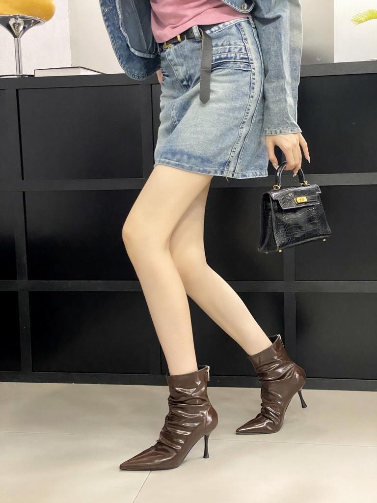 Pointed buckle pleated pile boots women's 2025 autumn and winter new punk style knight boots fried street babes medium boots tide