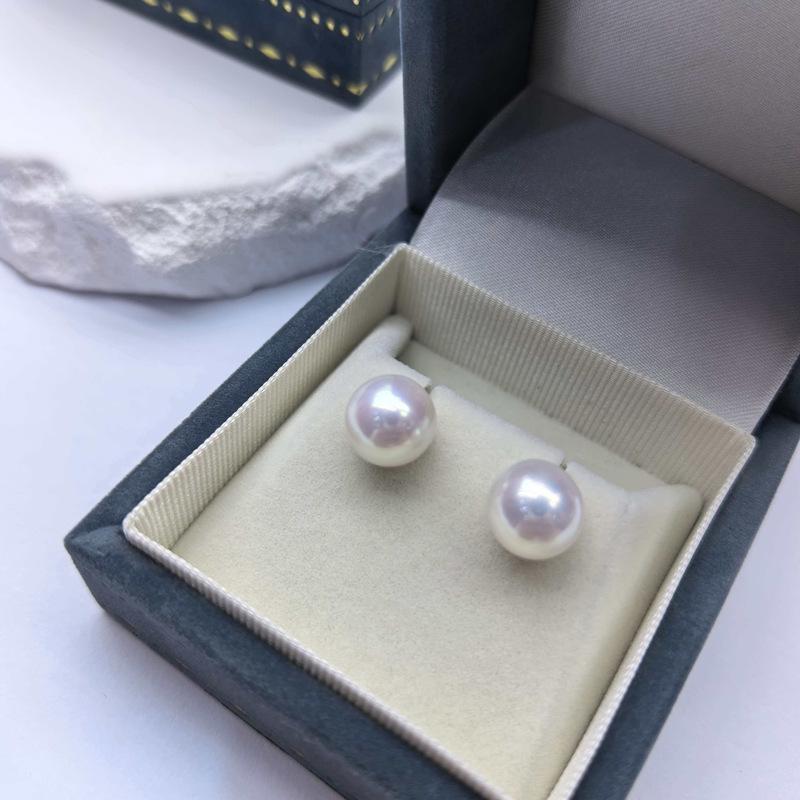 

Серьги-пусеты из круглого пресноводного жемчуга Эдисона Жуцзи - Ювелирные изделия высокого класса Round, Slightly Flawed, High Luster or Above