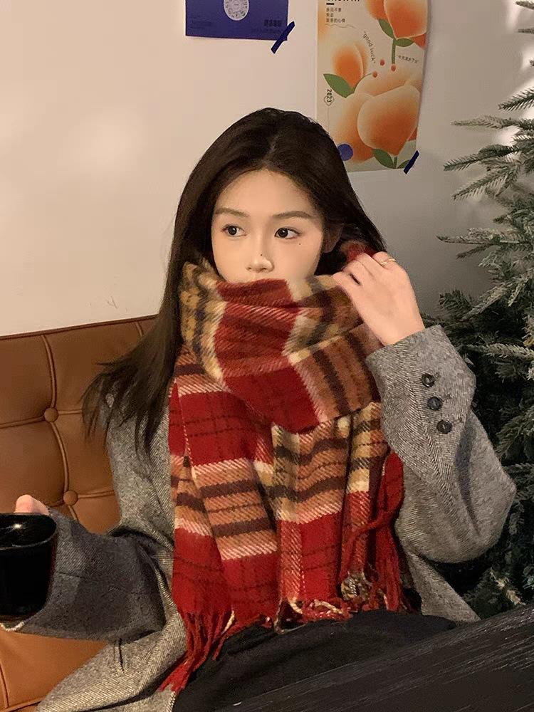 

Ретро клетчатый мохеровый шарф с бахромой женский осенне-зимний студенческий теплый темпераментный универсальный темно-коричневый шарф 200cm*50cm270g
