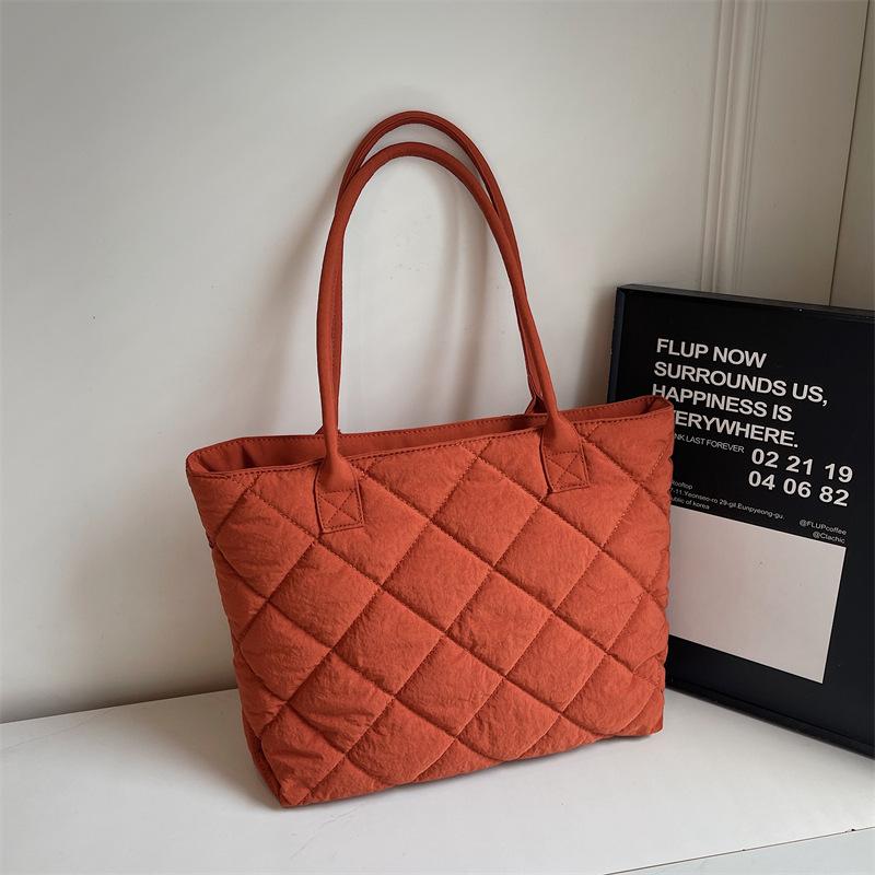 Large capacity embroidered thread rhombus portable tote bag trendy new female college student class commuter bag casual shoulder bag