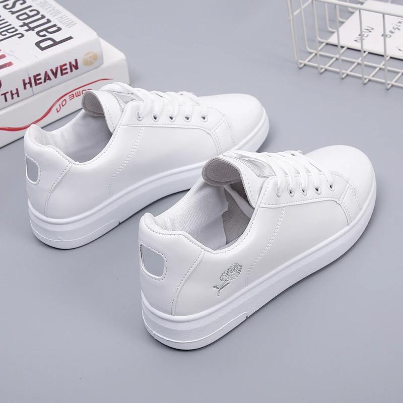 Women Casual Shoes New Woman White Sneakers Breathable Flower Lace-Up Female Sneakers Fashion Embroidered Vulcanized Shoes