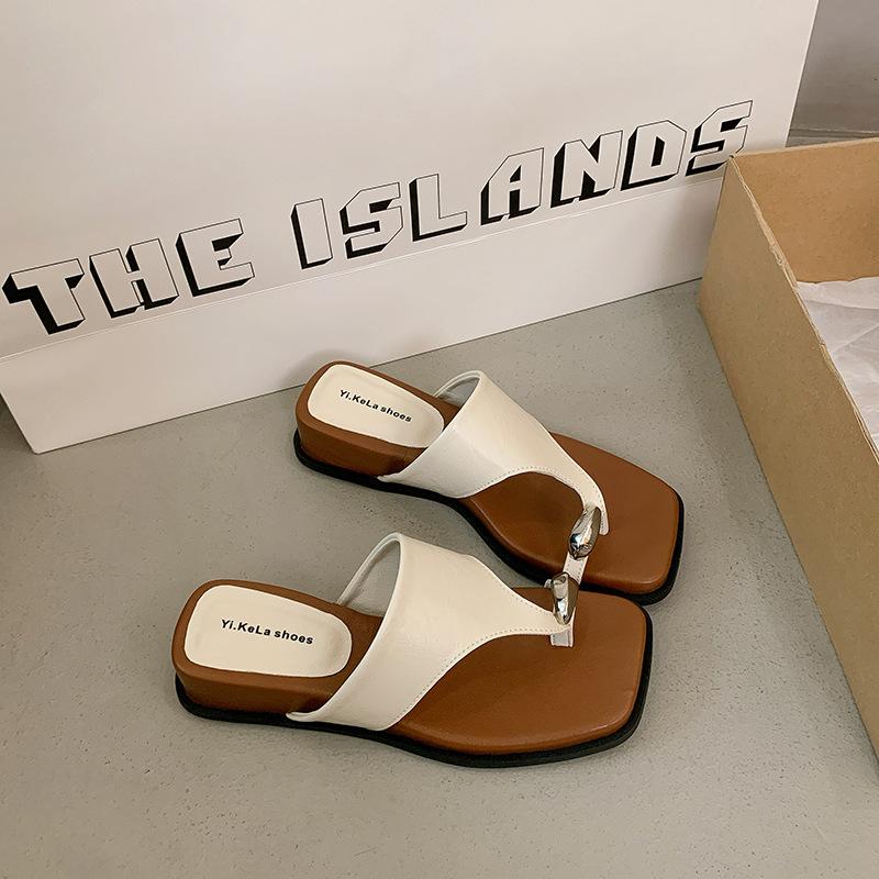 

3606 sets of toe slippers for women to wear summer new sandals thick-soled flip-flops holiday seaside beach sandals 35 бежевый