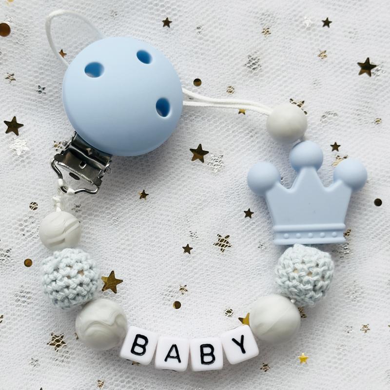 NEUER Individuell Personalisierter Name Schnullerkette Handgefertigte Buchenholz-Kette Silikon-Kronenhalter Schnuller Baby Zahnungsspielzeug Kauspielzeug Geschenk