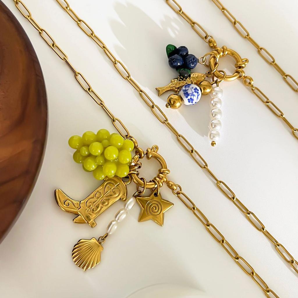 Creative Grape and Blueberry Shell Pendant Necklace Everyday Wear Jewelry Titanium Steel Texture for Fashion Lover