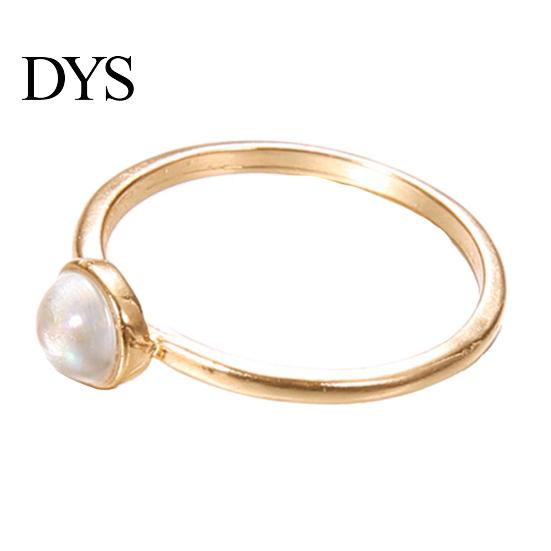 Elegante anello da dito sottile intarsiato con perle finte, gioielli con ciondoli per banchetti per feste