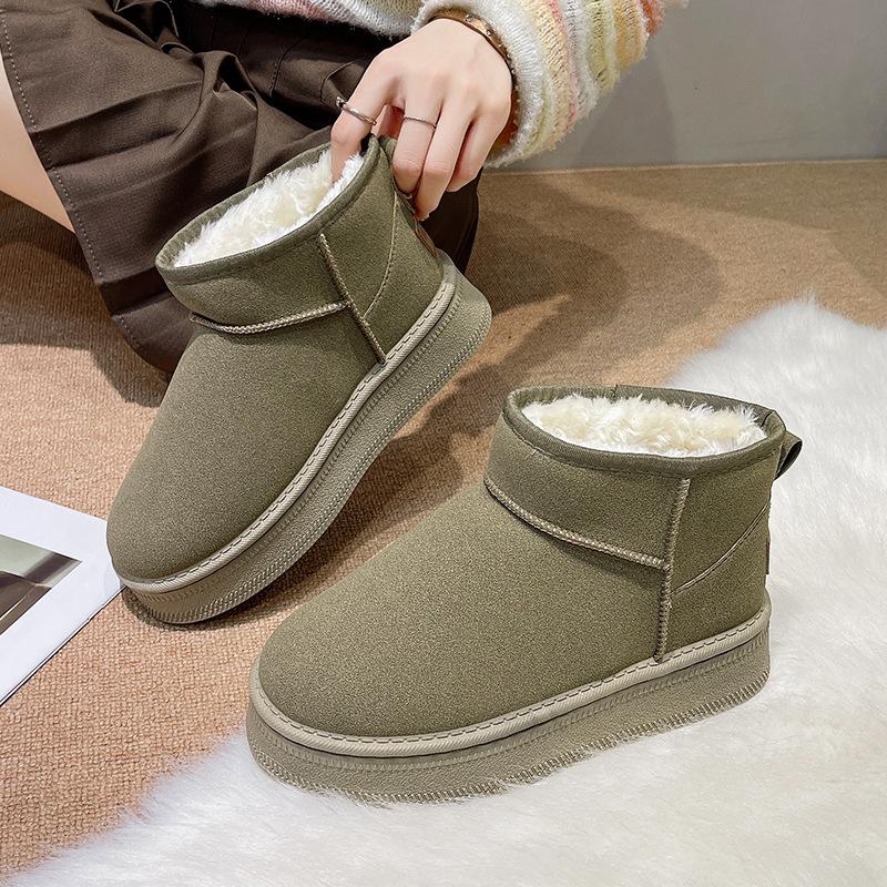 Short snow boots women's winter 2025 new northeast large cotton shoes piled thickened bread shoes cotton boots women's boots