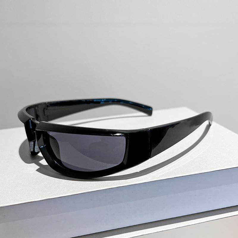 KAMMPT Vintage Punk Sunglasses UV400 Protection Trendy Unisex Design for Men Women Outdoor Cycling Fashion