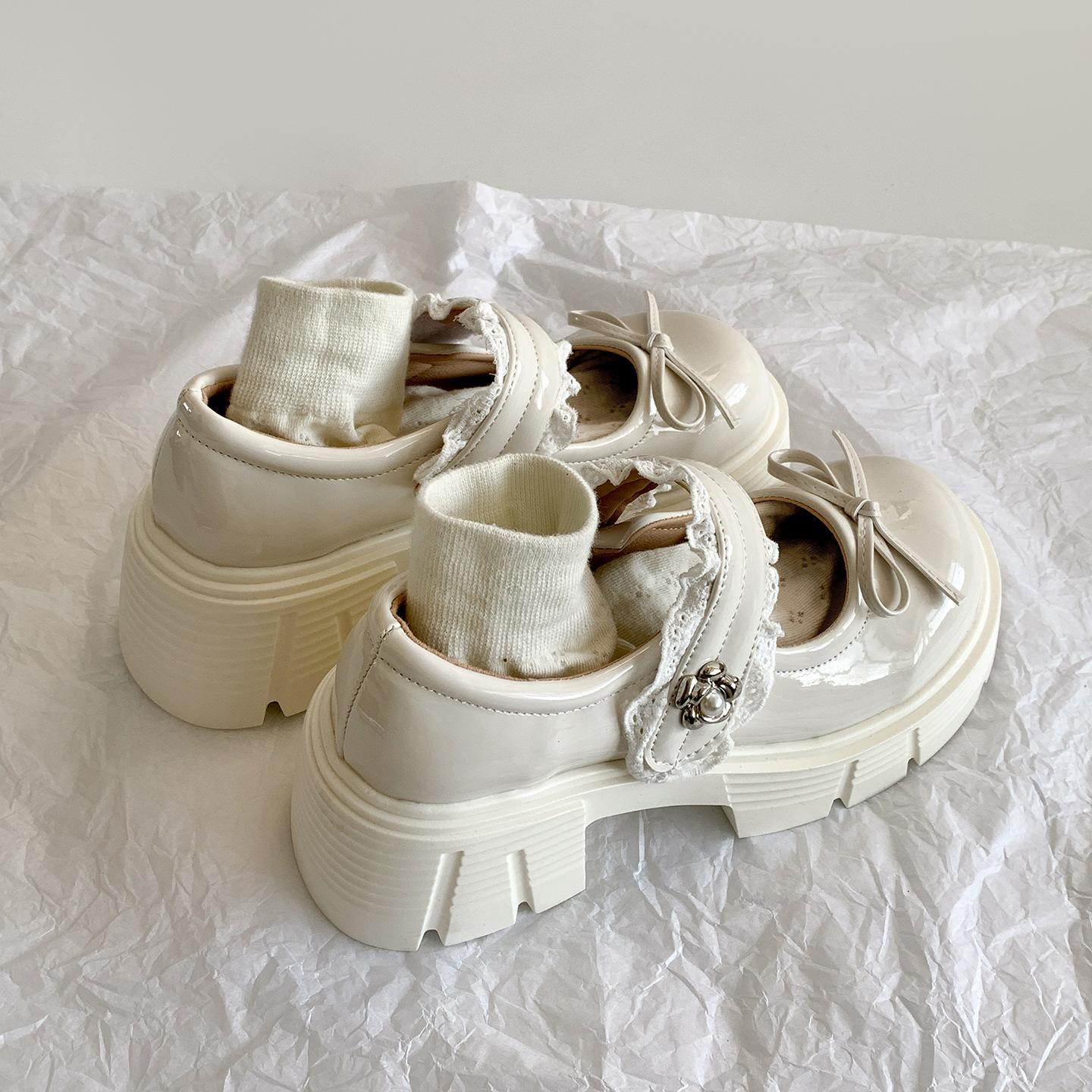 

Ретро черные французские туфли на толстом каблуке и толстой подошве, с мелким вырезом, одинарные туфли женские лето 2025 новые, универсальные туфли Мэри Джейн для ношения с юбкой 40 бежевый