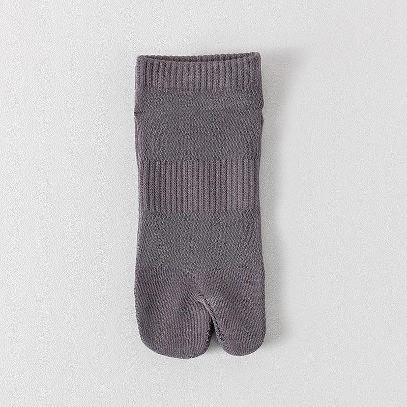 Two-finger Short Socks for Men, Spring and Summer, Thin Cotton Socks, Boneless Mesh, Sweat-absorbing and Non-dropping, Low-top Thumb Split Socks