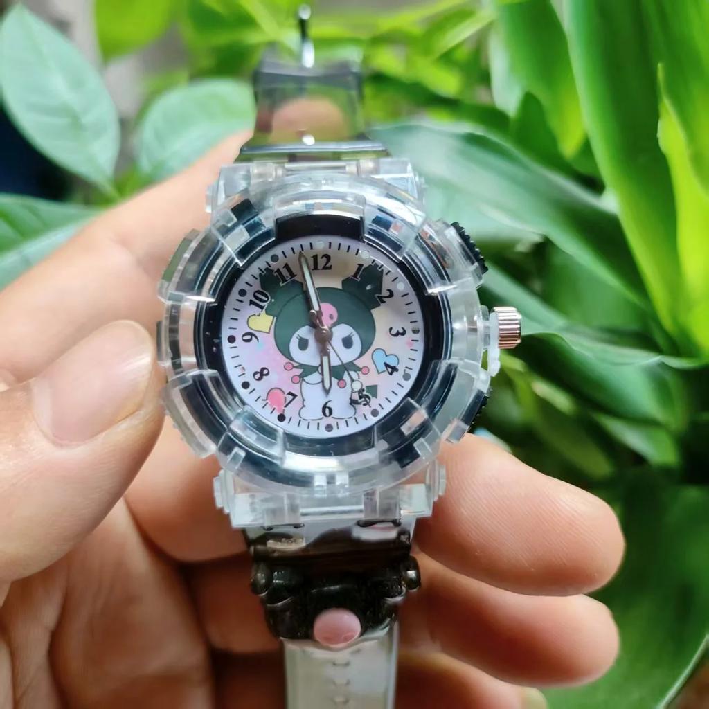 1 Adet Sanrio Kawaii Çizgi Film Anime LED Saat Sevimli Kuromi Melody Pudding Köpek Doğum Günü Hediyeleri Ve Noel Şükran Günü Hediyesi Oyuncak