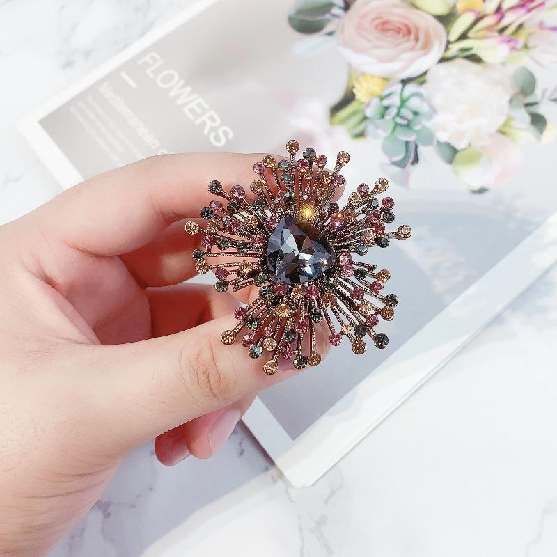 Meier Exaggerated retro crystal brooch - statement clothing accessory