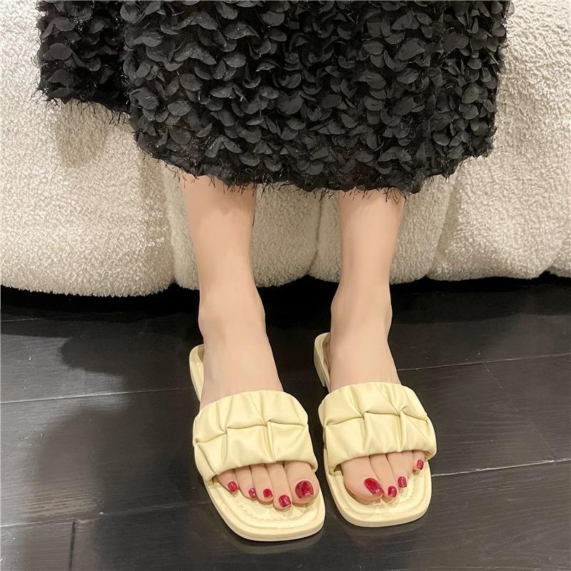2025 New Platform Slippers Summer High Value One-word Holiday Beach Shoes Fashion Fairy Style Sandals Ins