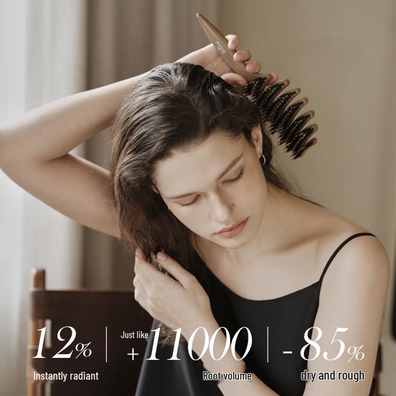 KRRAMEL Kartáč na mokré a suché vlasy se štětinami z kančích vlasů