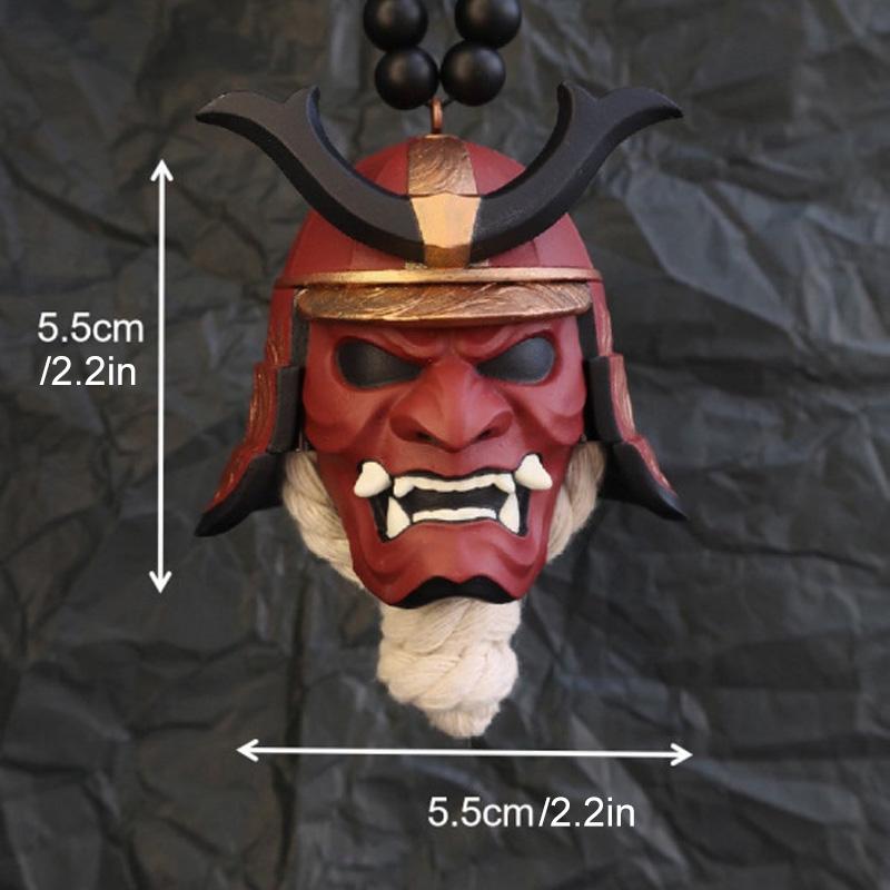1ks Autopříslušenství Strašidelný Závěsný Přívěsek Pryskyřice Japonský Samurajský Amulet Zpětné Zrcátko Helma Kabuto Auto Ozdoba