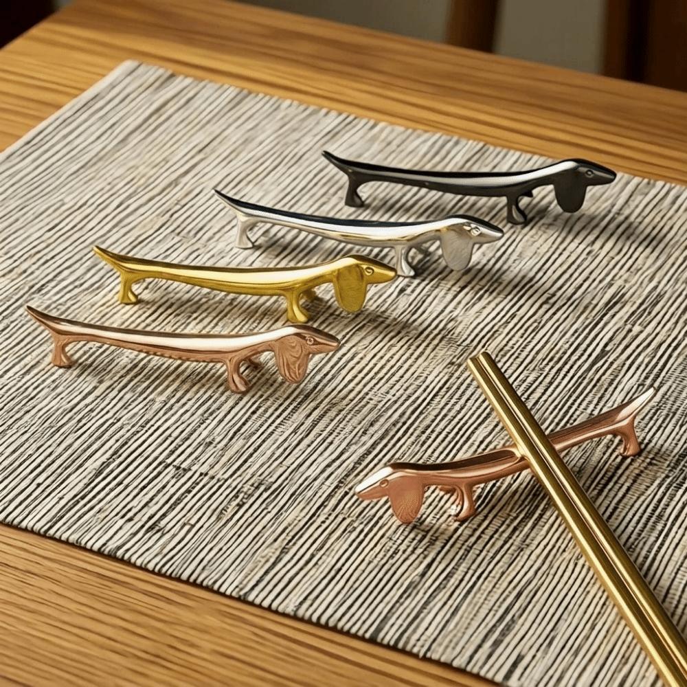 2PCS Dog Shape Dachshund Dog Chopstick Holder Zinc Zinc Zinc Alloy Cutlery Rest Dinner Table Supplies