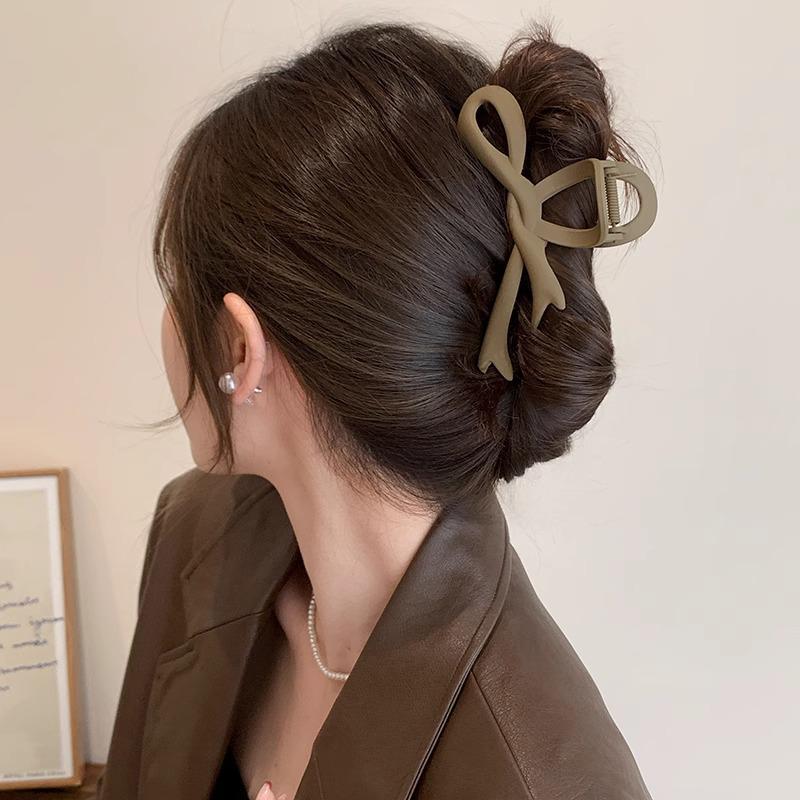 Elegant Large Hair Claw Clip for Thick Hair - High-End Korean Updo Shark Clip